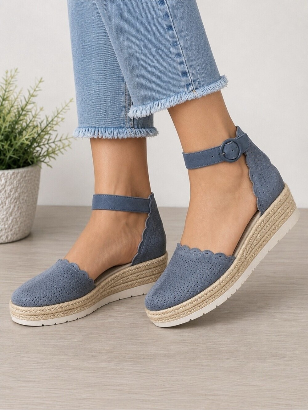 Earth Blue Leather Espadrille Wedge Sandals Ankle Strap Comfort Shoes Sz 8.5